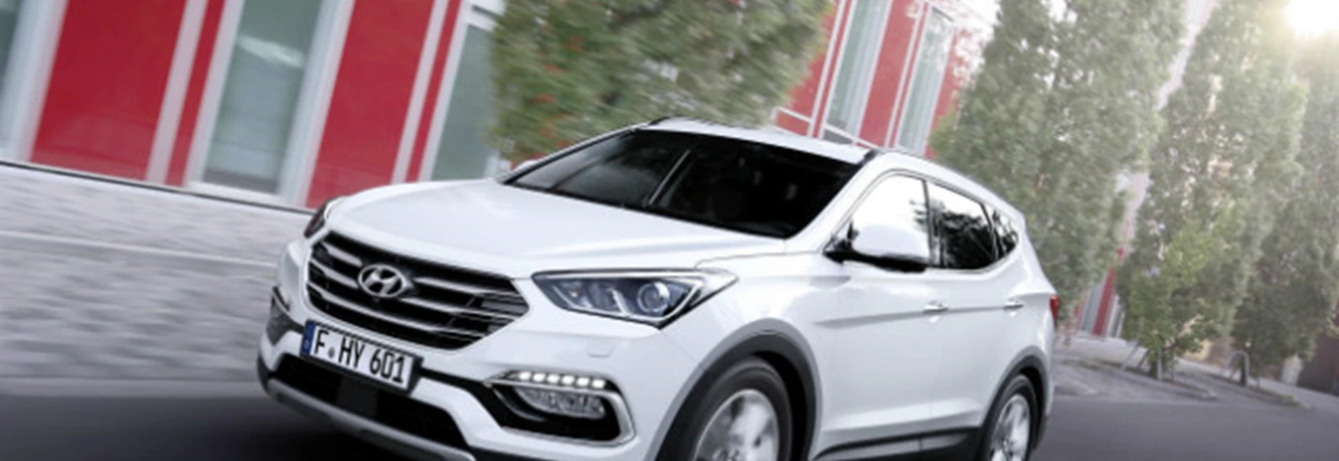 Hyundai unveils updated Santa Fe at Frankfurt